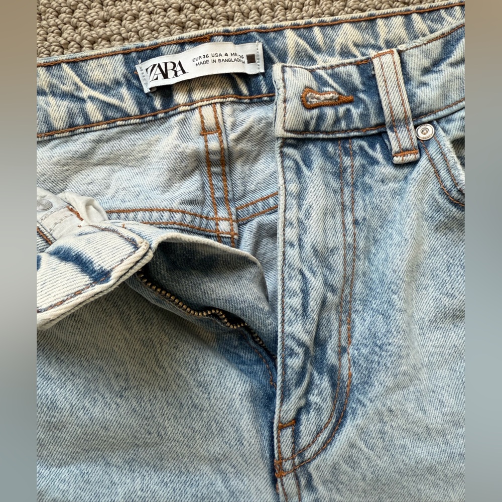 Zara Women’s Denim Jeans in Light Blue